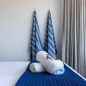 https://greenpoint-emerald.hotels-capetown.com
